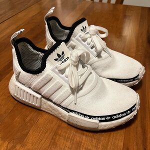 Women’s Adidas Boost La Marque Aux 3 Bandes Sneakers